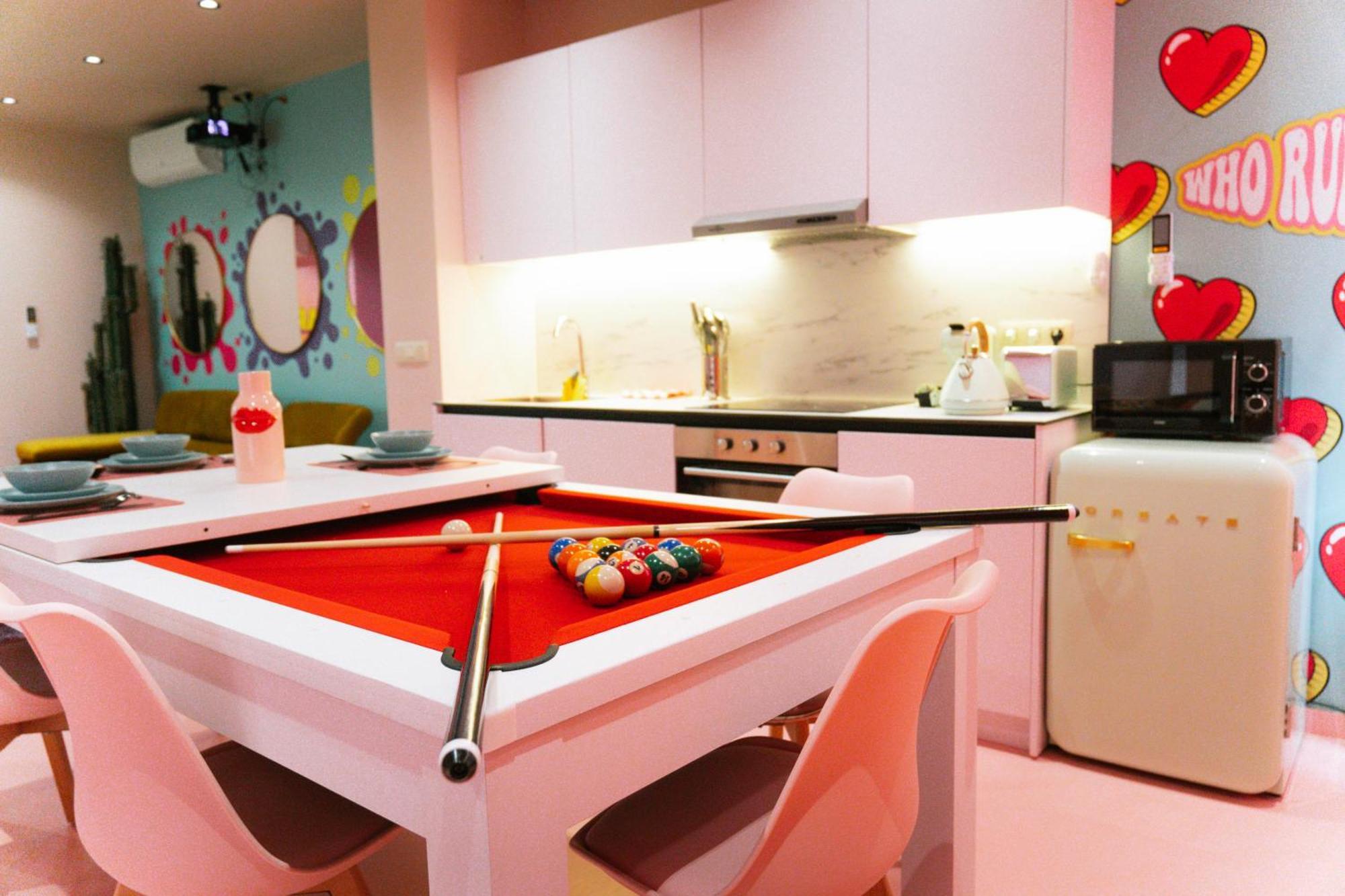 Capsule Girl Power Spa - Balneo - Sauna - Karaoke - Billard - 2 Chambres Charleroi Exterior foto